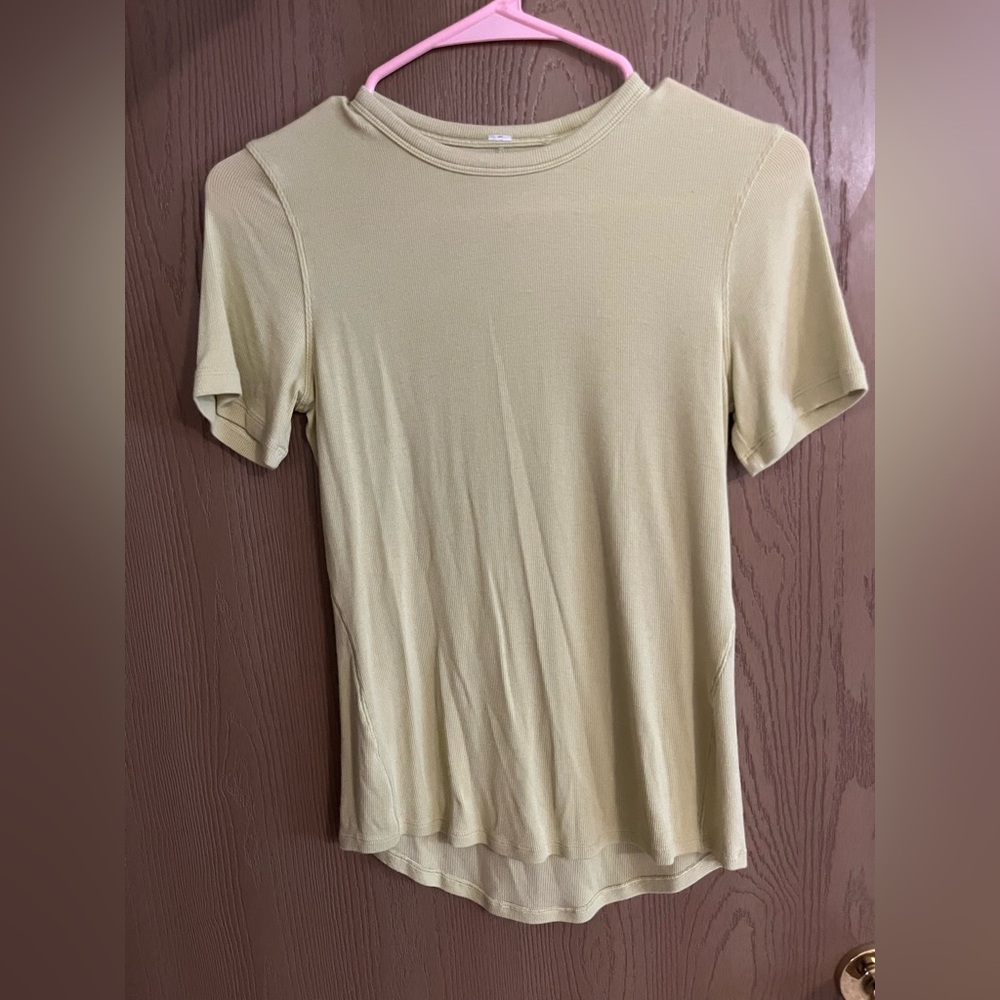 Lululemon Light Yellow Short Sleeve Top